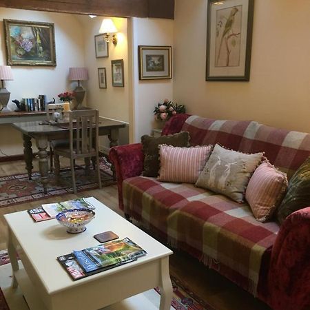 The Grooms Loft Self Contained Apartment Milton Abbas Экстерьер фото