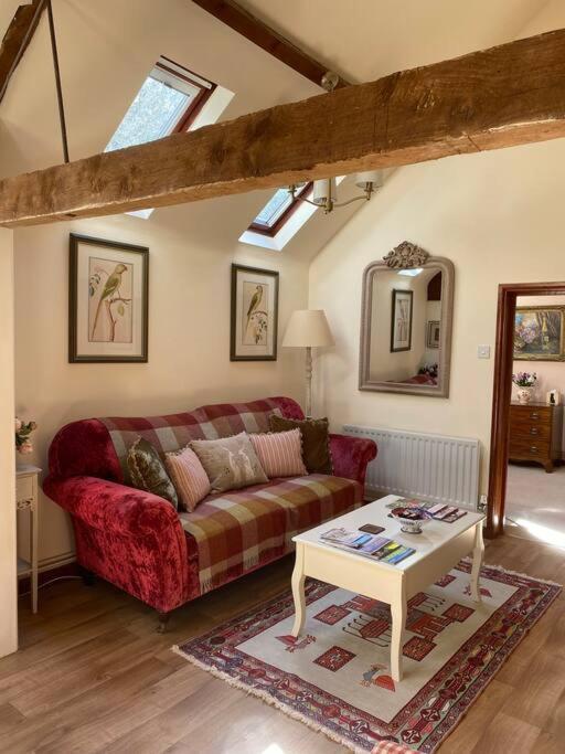 The Grooms Loft Self Contained Apartment Milton Abbas Экстерьер фото