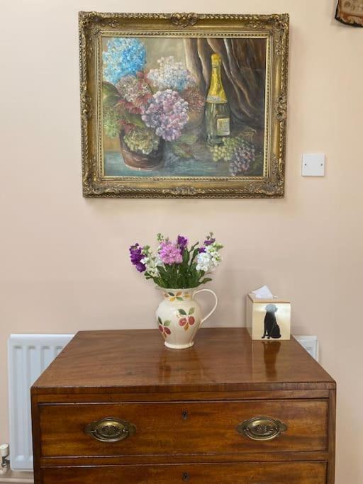 The Grooms Loft Self Contained Apartment Milton Abbas Экстерьер фото